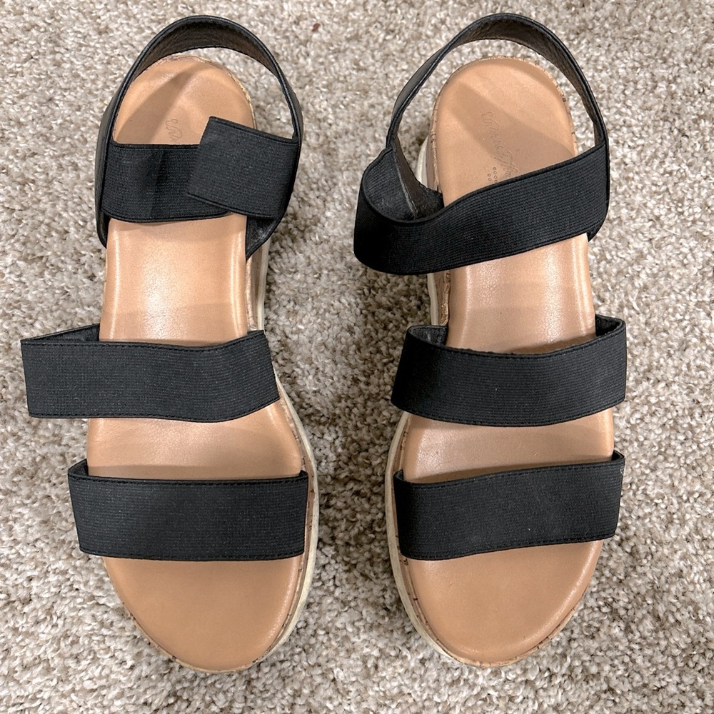 Universal Thread Sandals - Size 9.5 - Picture 6 of 6